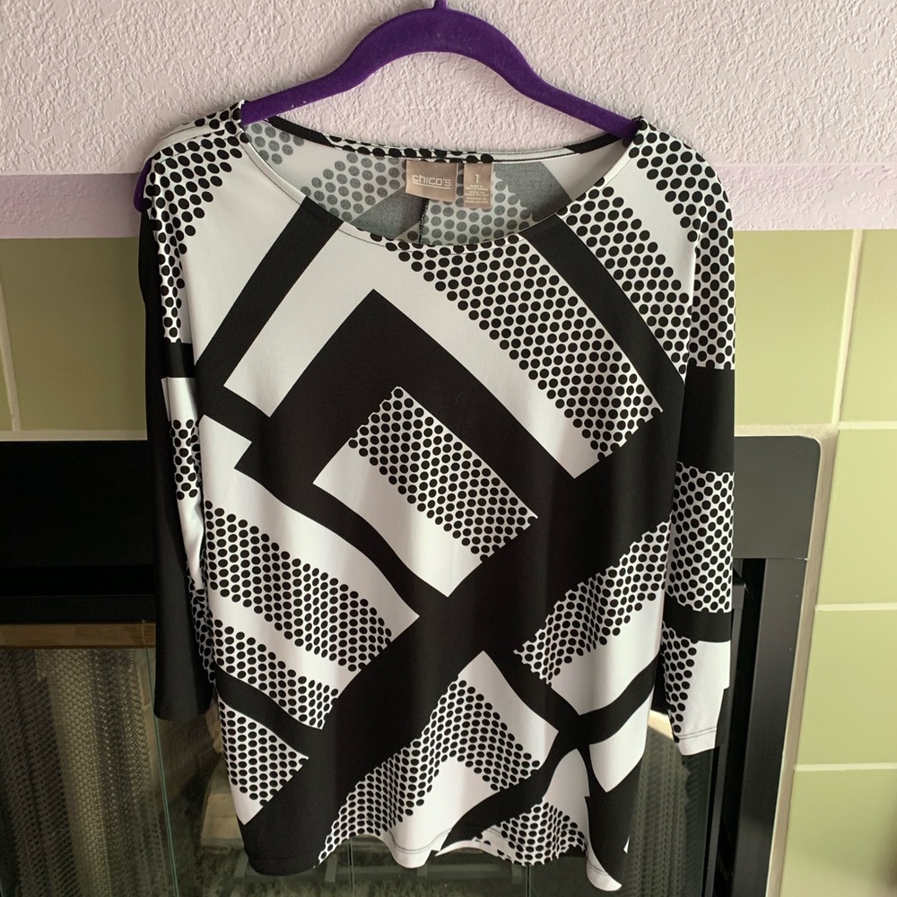⚫️🔲CHICO’S BLACK/WHITE TOP (SIZE 1) ⚫️🔲 - Picture 1 of 6